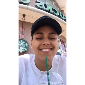 Meet your Posher, Tania